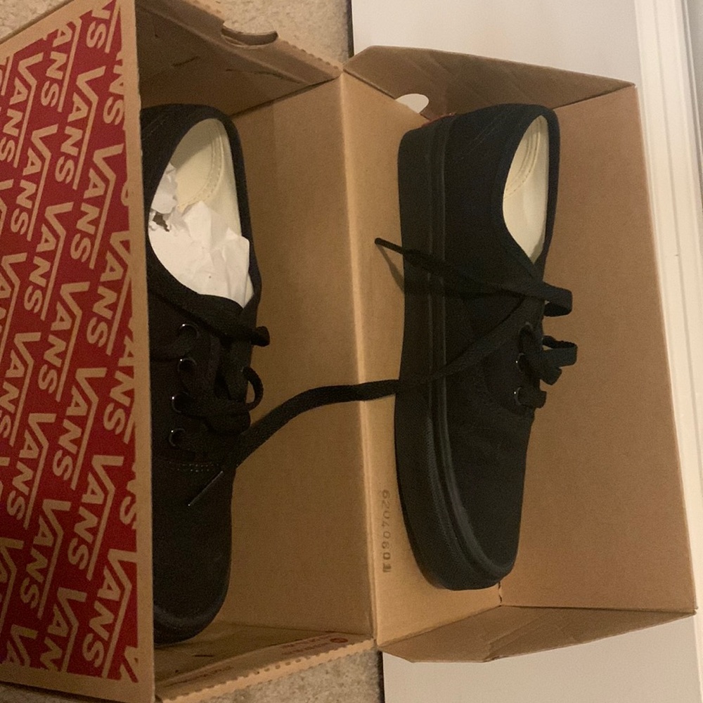 NWOT Vans Authentic Classic Black Low Top shoes